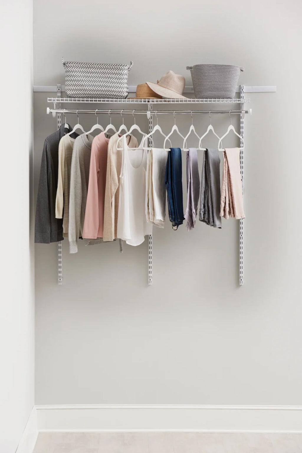 Steel Expandable Closet Kit, White R30391