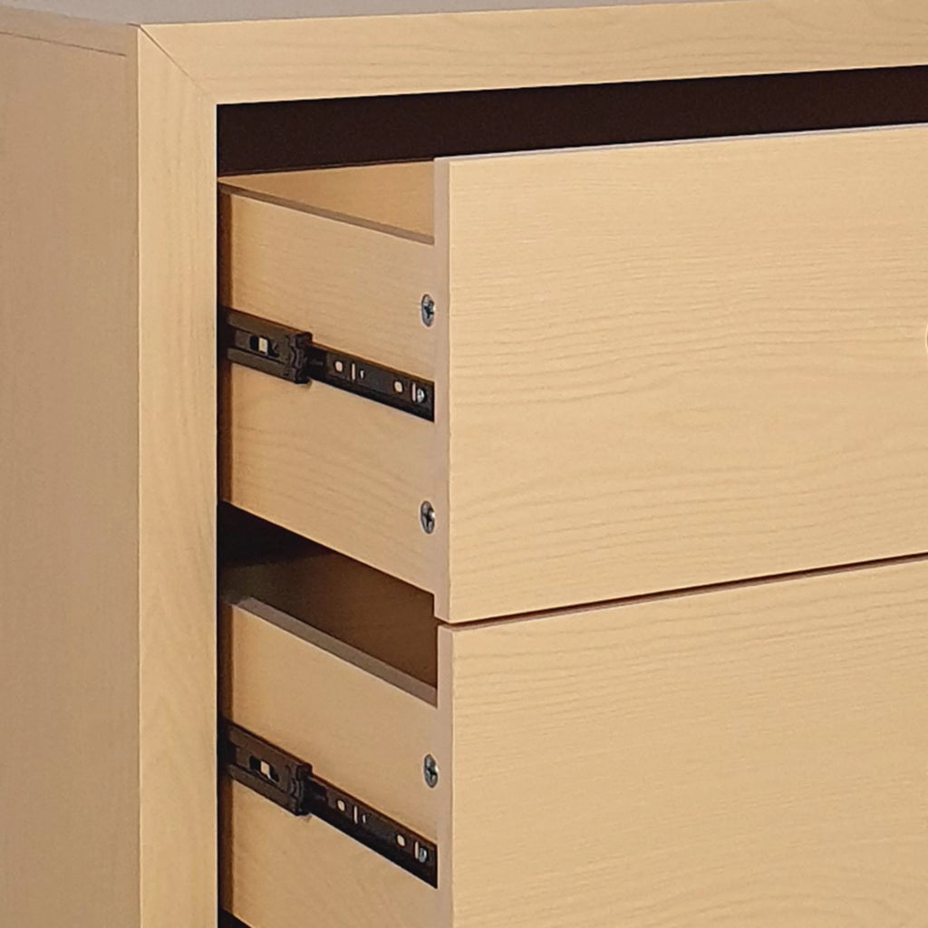 2 Piece 4 Drawer Dresser and Nightstand Set Z38640