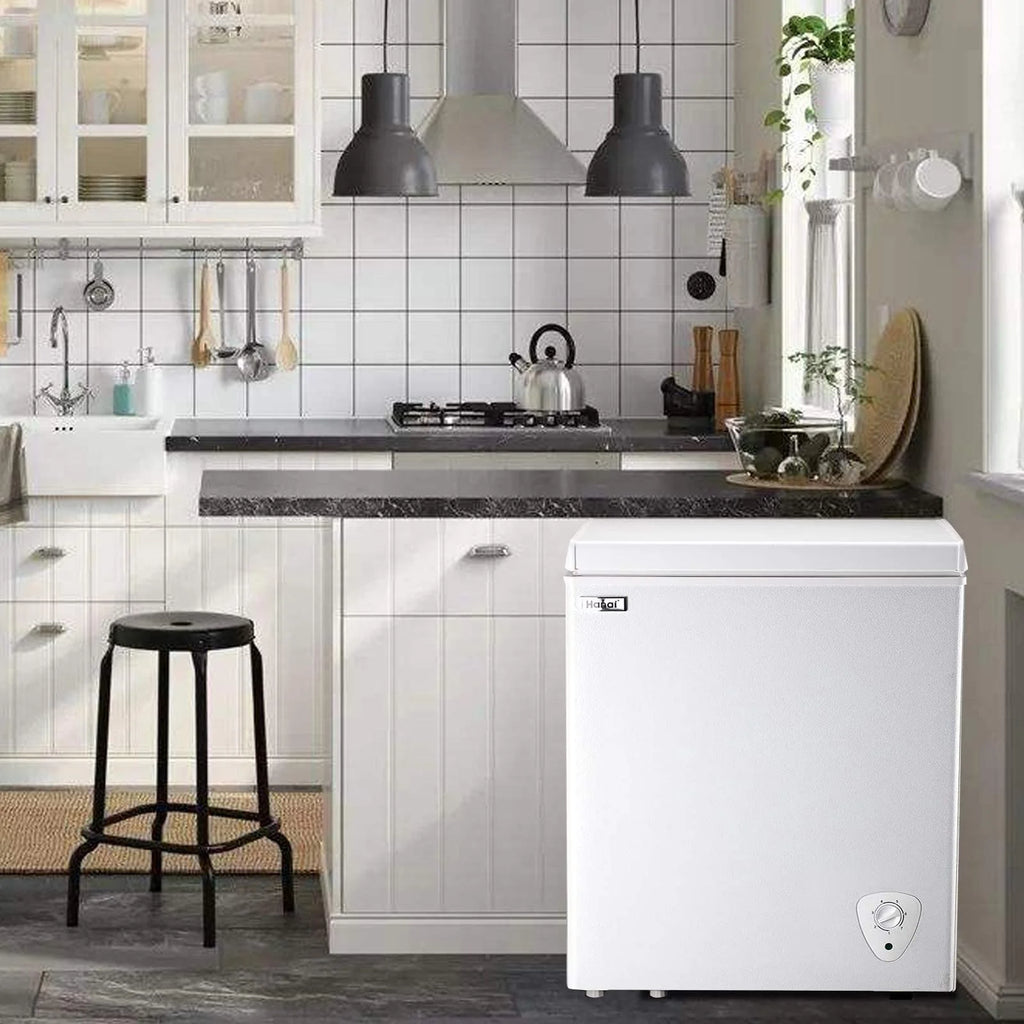White 5.0 Cu.ft. Chest Freezer M872556
