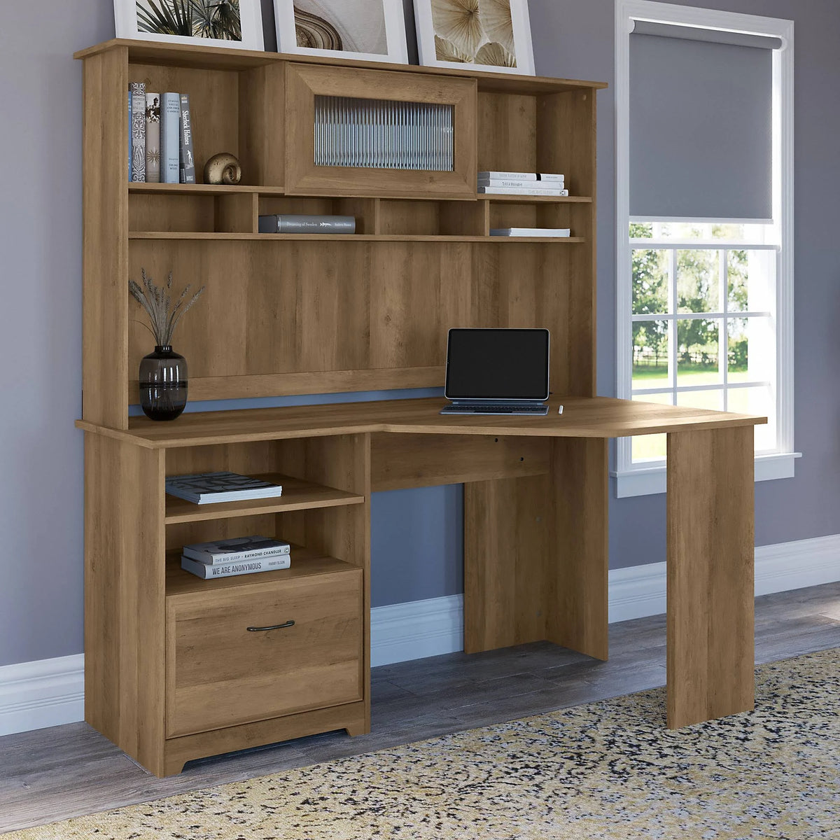 Corner Desk with Hutch O94165