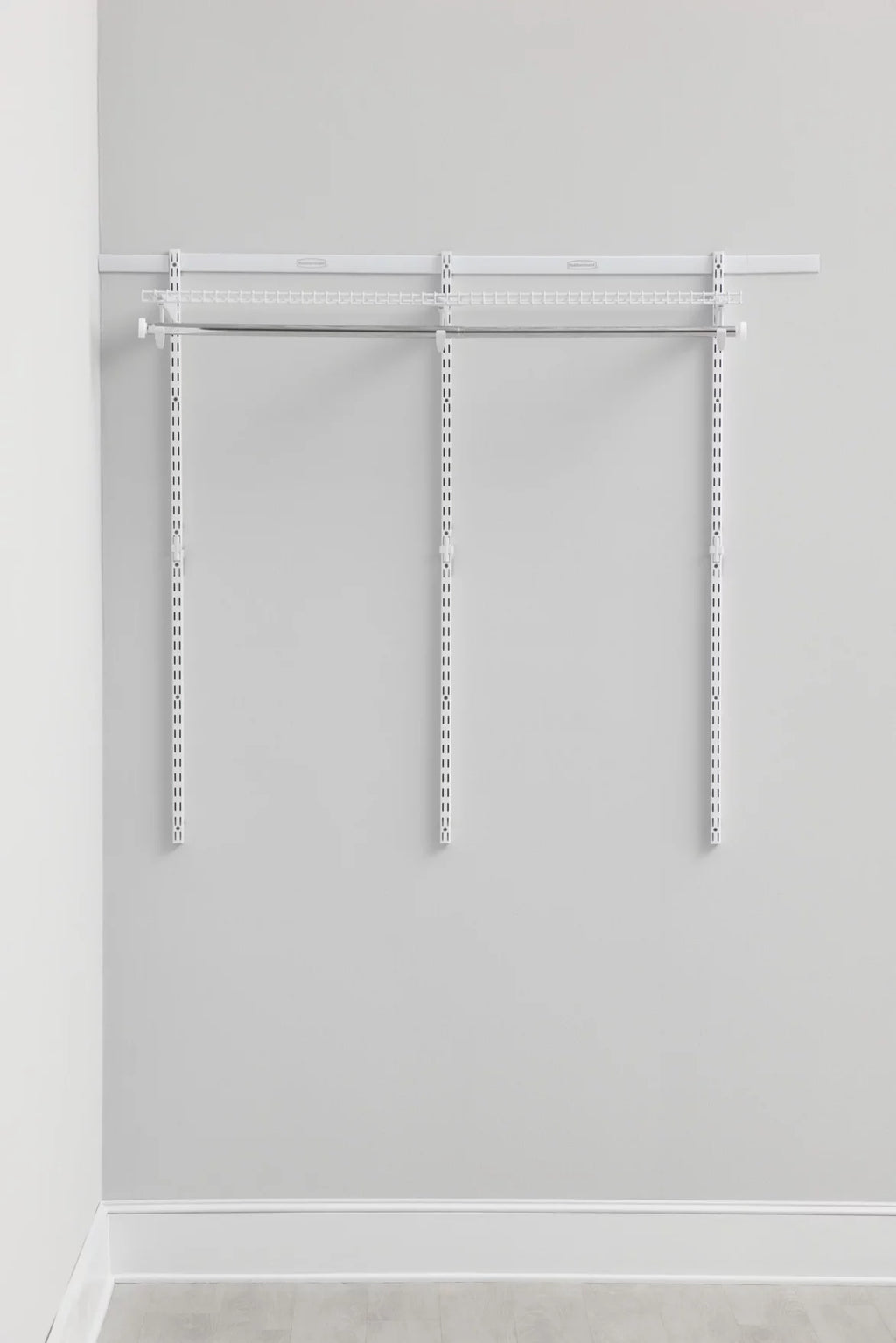 Steel Expandable Closet Kit, White R30391