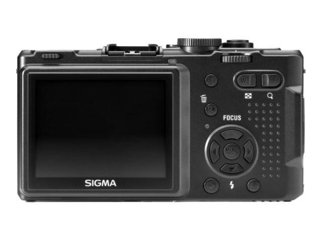 Compact 14.0 MP APS-C Digital Camera S710