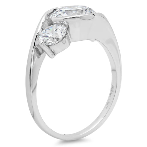 18K White Gold Three-Stone Diamond Engagement Ring R6244