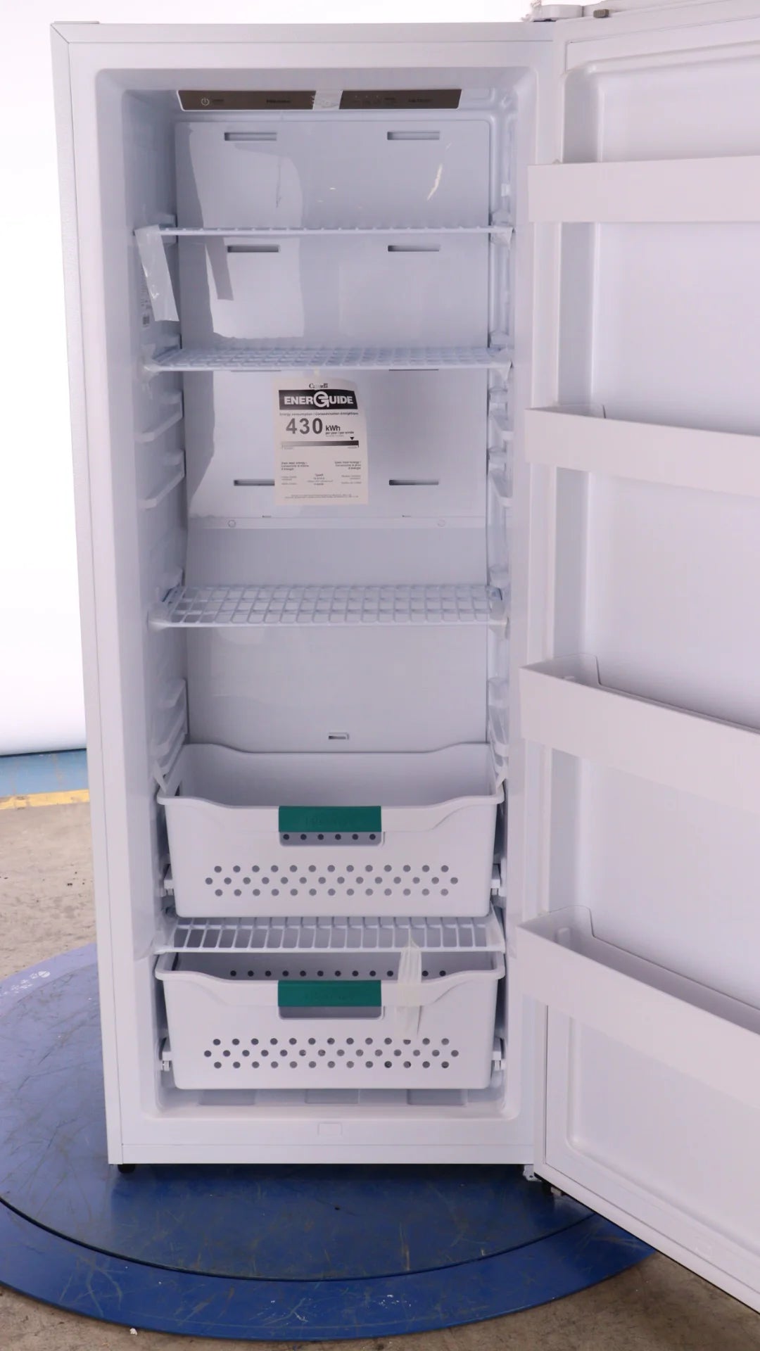 13.5 Cu Ft White Upright Freezer with Reversible Door V522