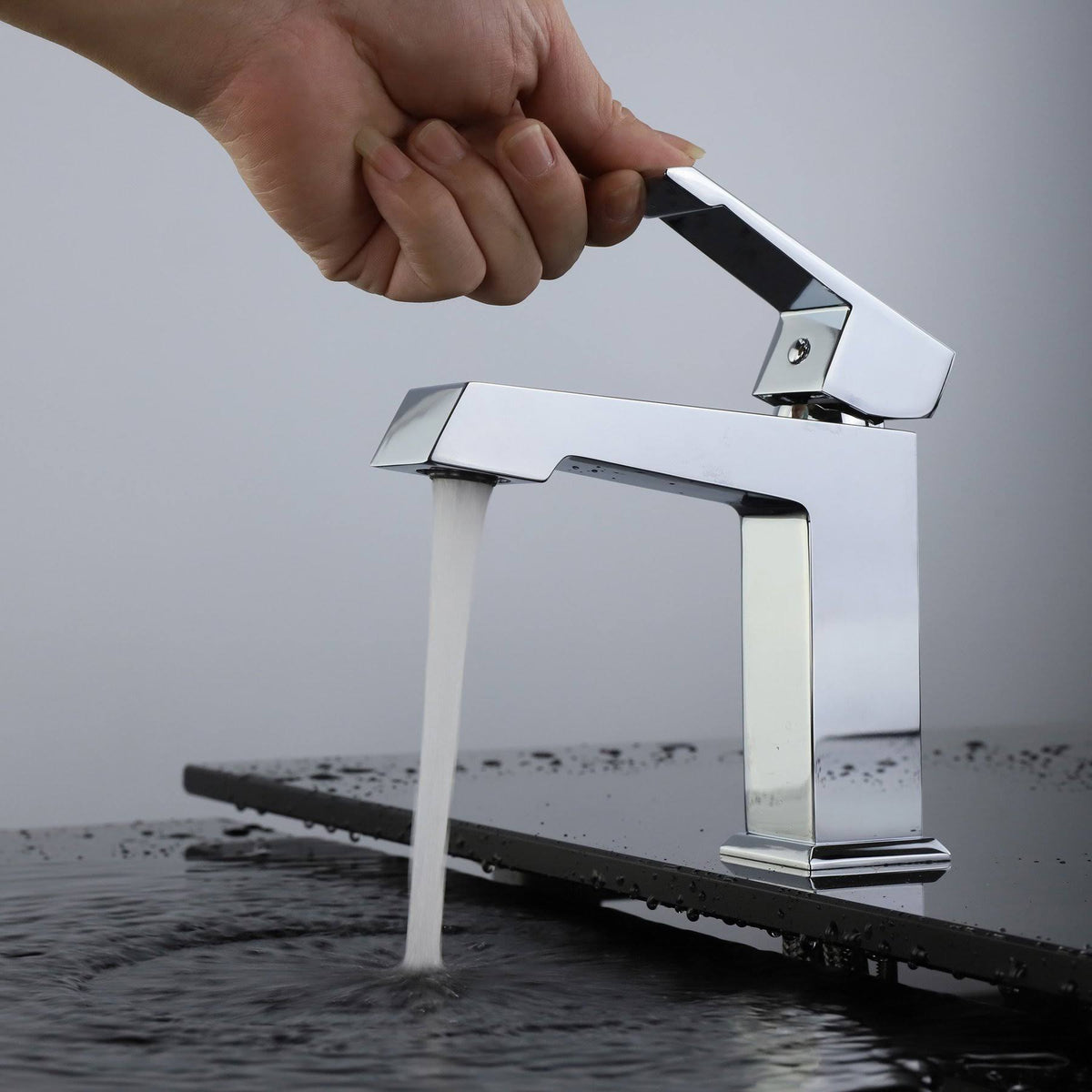Chrome Brass Single Hole Bathroom Faucet G551