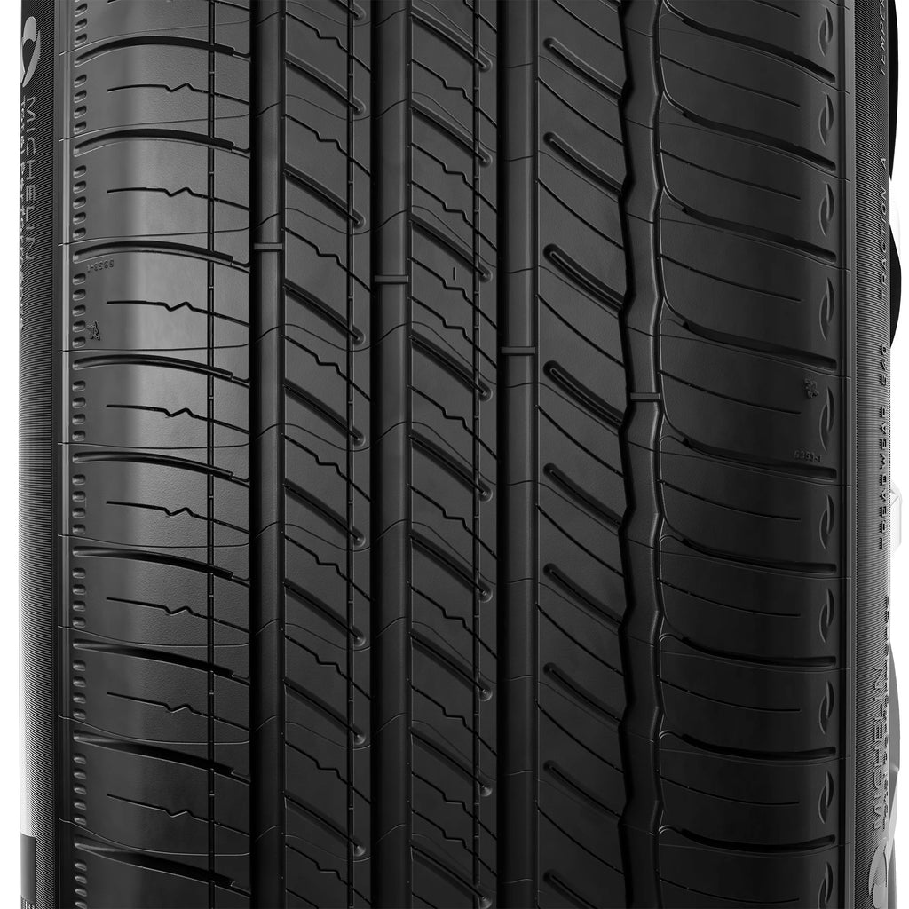 265/40R22 106W XL Touring Tire A220