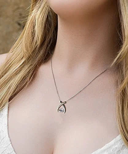 Grandmother Wishbone Dancing Necklace O119