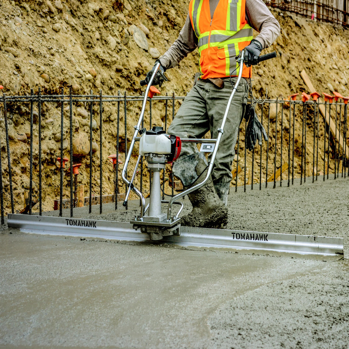 1.8 HP Gas Concrete Power Screed with 12ft Aluminum Magnesium Board G8249